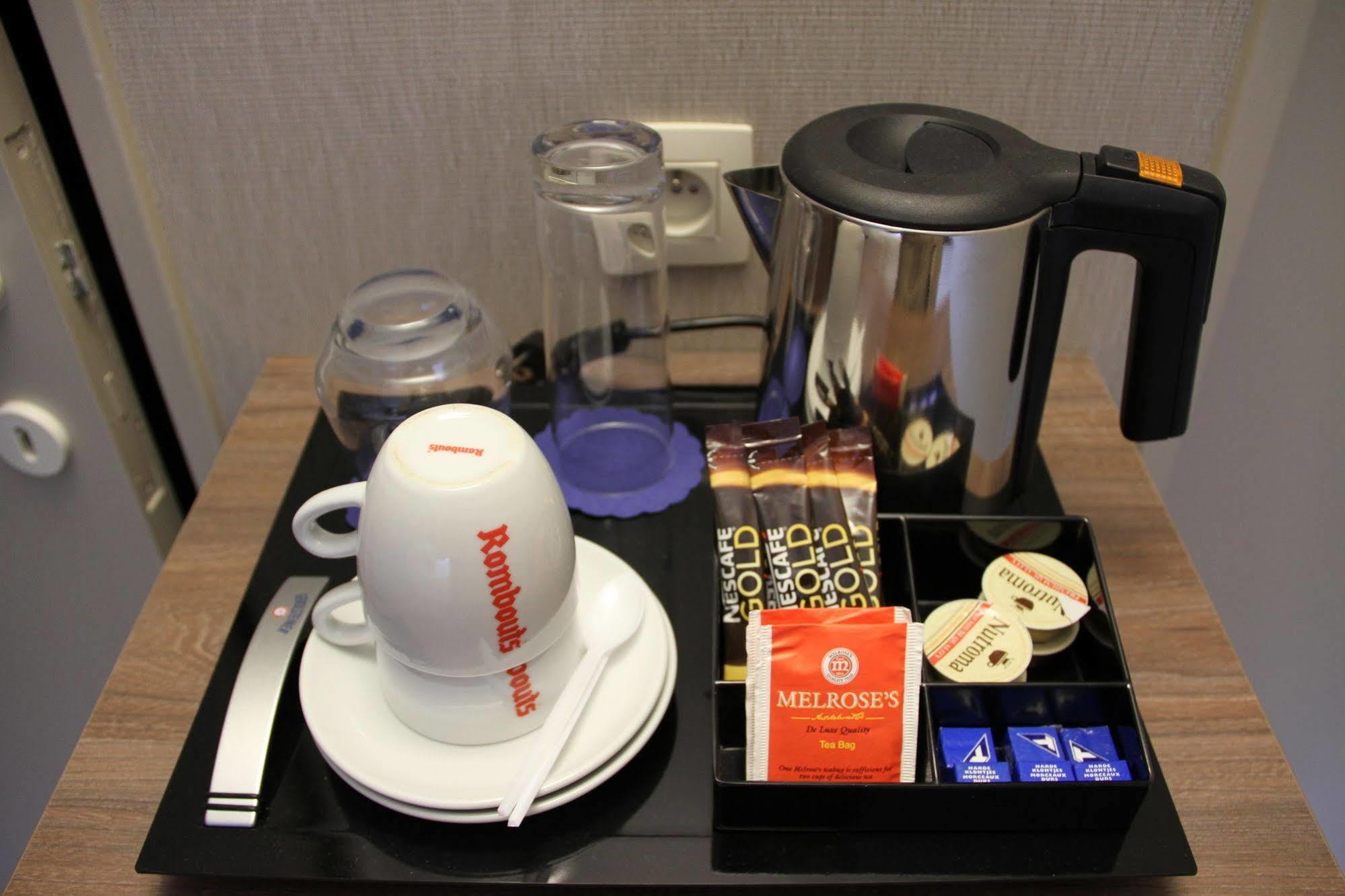 Hotel Auberge St. Pol Knokke-Heist Bagian luar foto